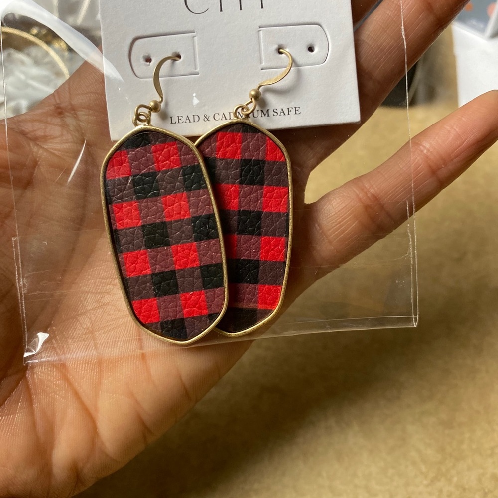 🆕 Dangle Buffalo Check Earrings - Red - Picture 3 of 3